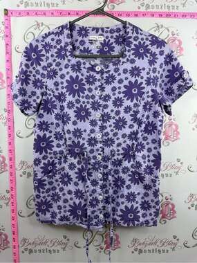 HEALTH PRO scrub Women’s Lavender & Purple Floral Button-Front Tee tie up